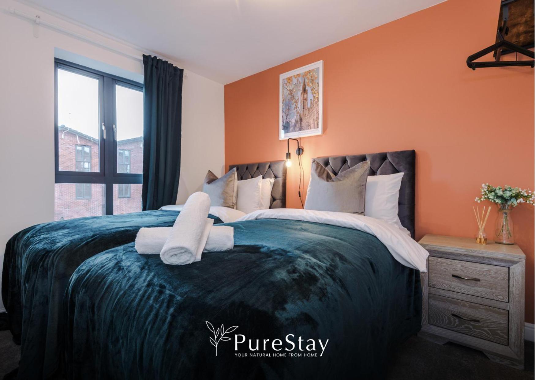 Purestay Manchester: Five-bedroom House With Free Parking *